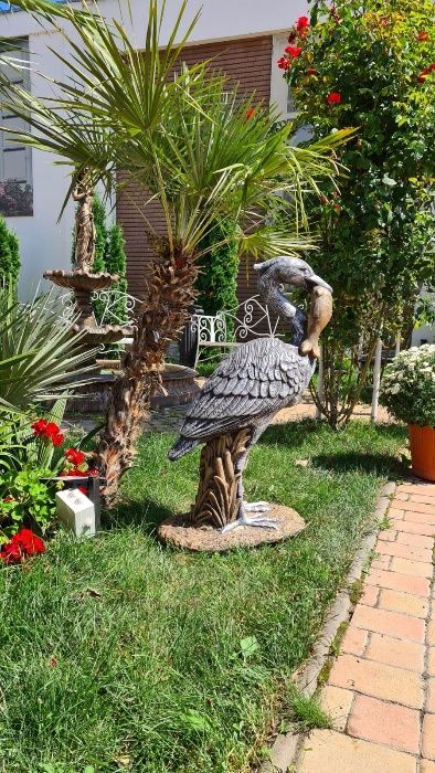 Ornament,ornament de gradina,statueta beton,Cocostarc cu peste