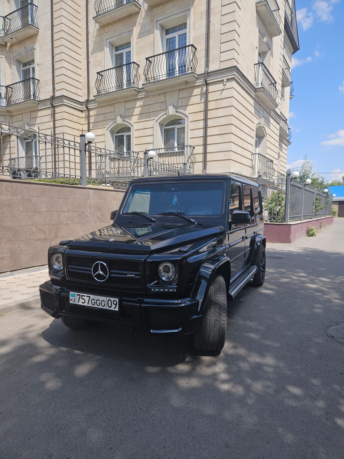 Прокат/ Аренда/  Выписка с роддома/  Свадьба/  Лимузины/  Внедорожники