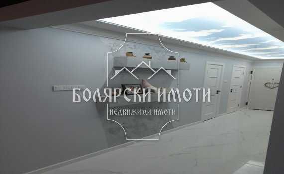 Продава се Четиристаен апартамент в Велико Търново, Център - 160 кв.м за 1407 €/кв.м - Снимка #11