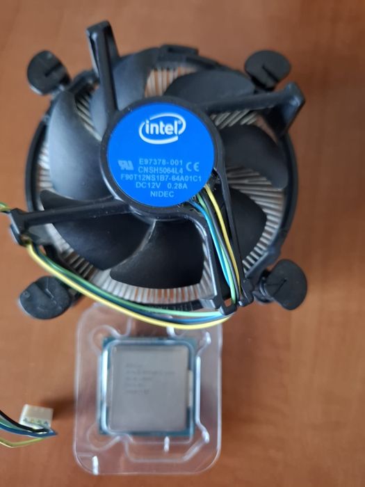 Procesor socket 1150 Intel G3258 cu cooler original,socket 1150