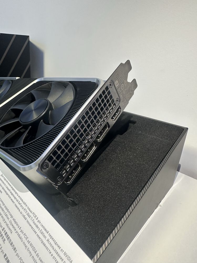 NVIDIA RTX 3060 Ti Founders Edition – Отлично състояние, почти нова