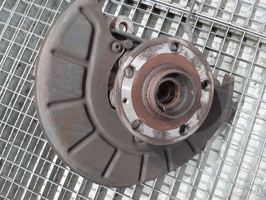 fuzeta dreapta fata vw touran 2.0 tdi bmm 2003-2010