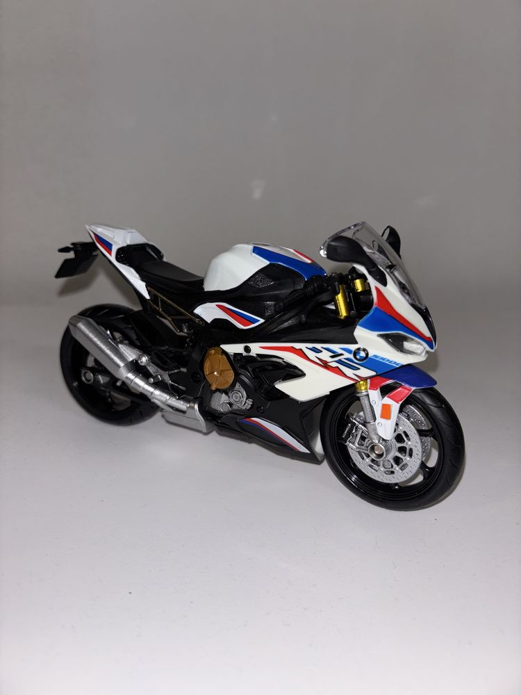 Модели на мотори макети BMW Honda Kawasaki Suzuki