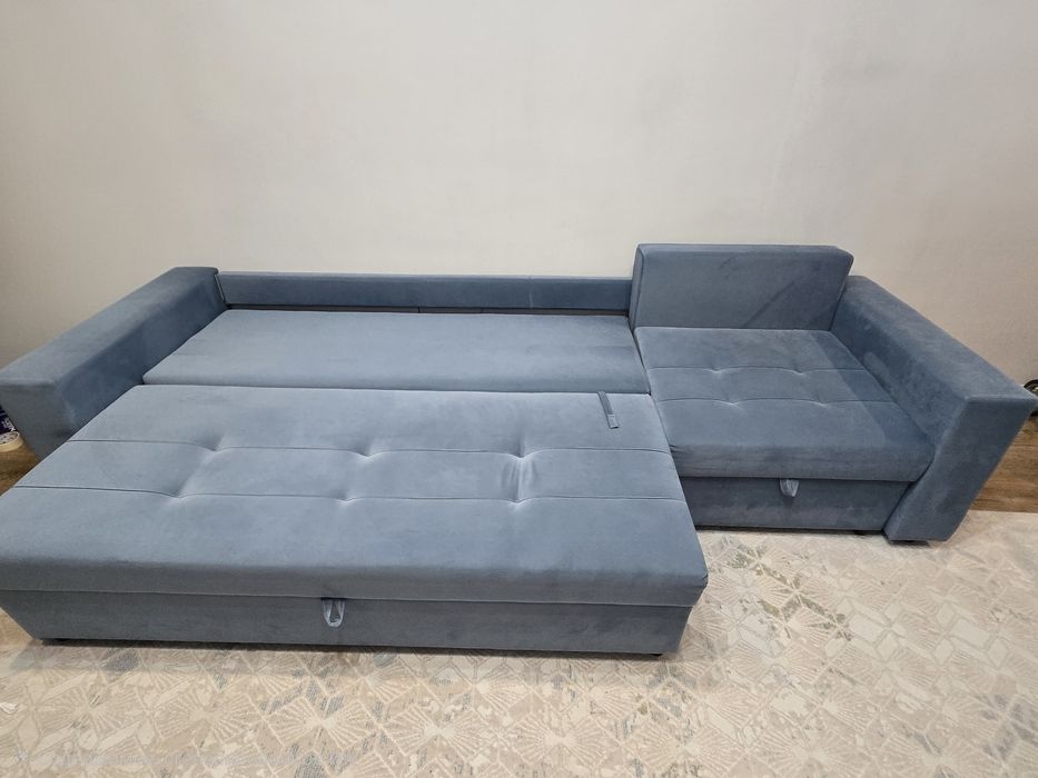Продам диван трансформер 280 см в длину