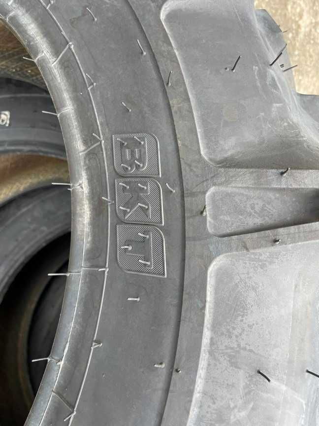 9.5-22 BKT Anvelope noi de tractor japonez cu 6PR ISEKI