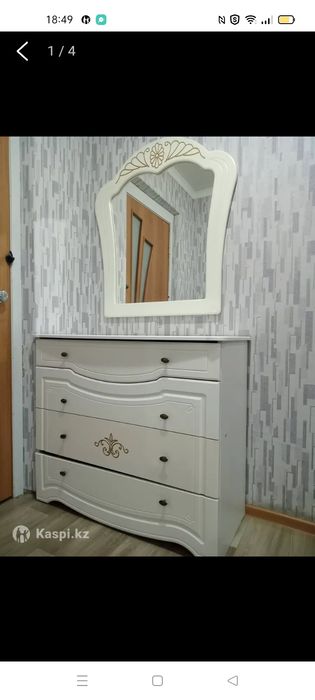Продам комод с зеркалом в отличном состоянии