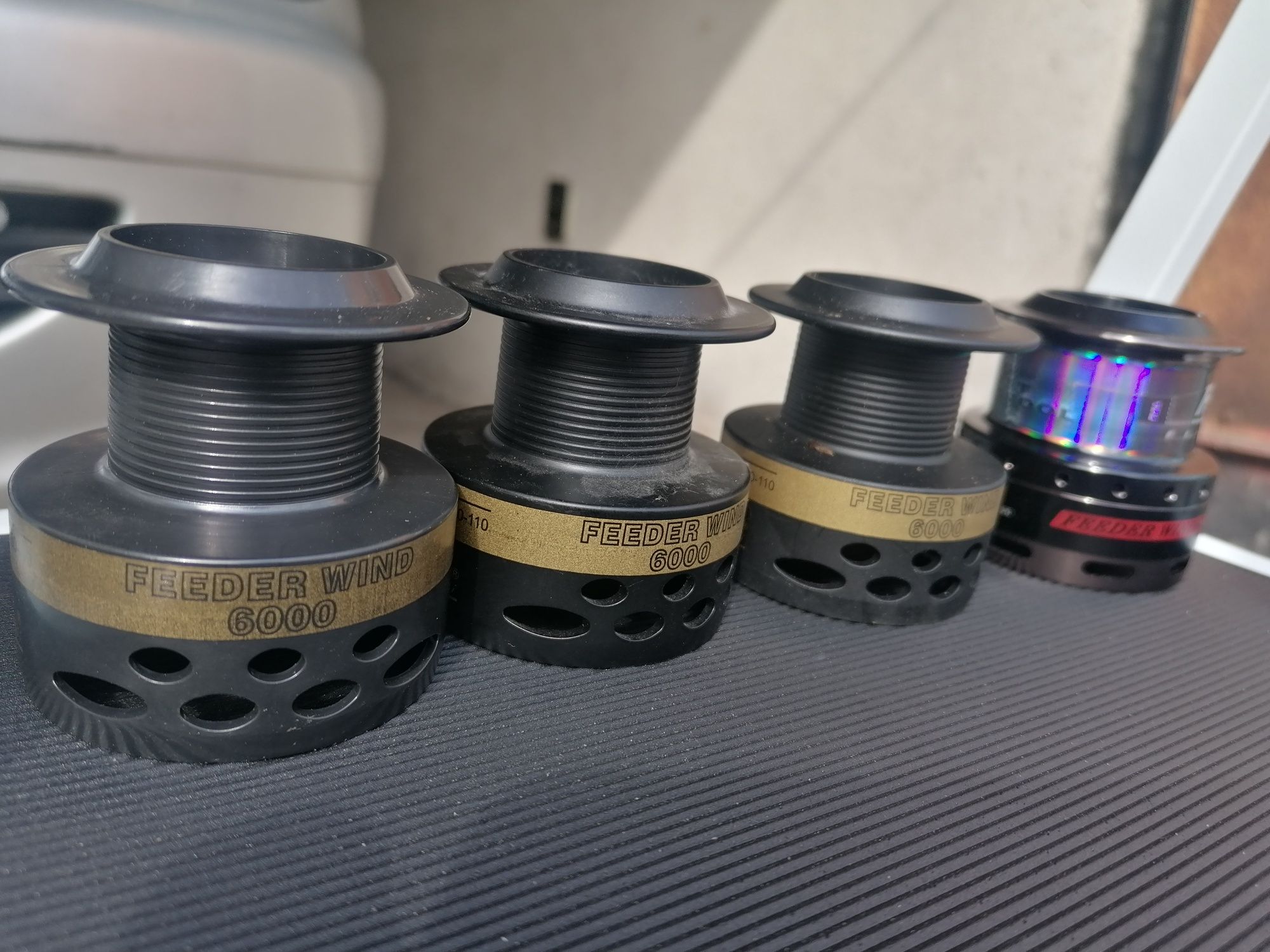 Макара FL Feeder Wind 6000 + 4 Шпули
