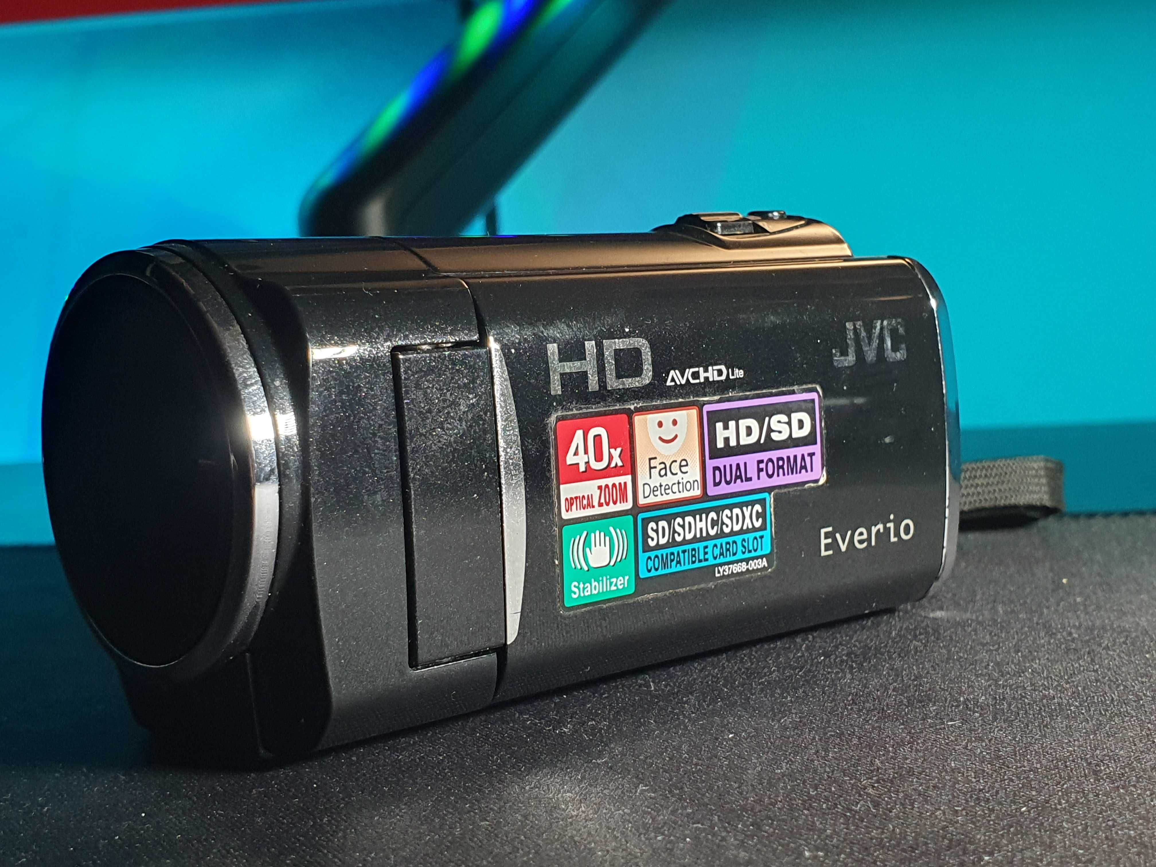 Camera de filmat JVC HD