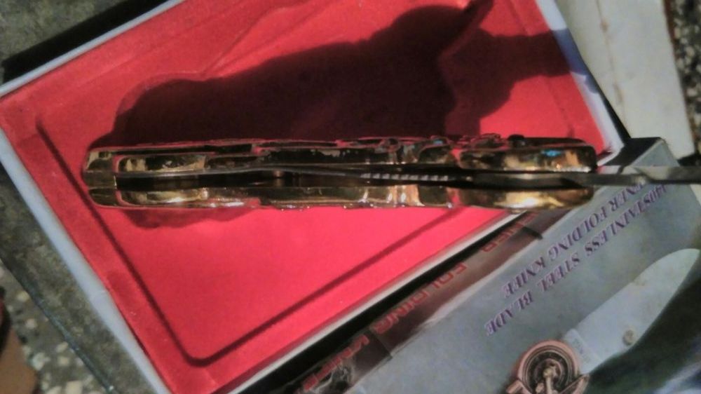 Згъваем нож с декоративна дръжка