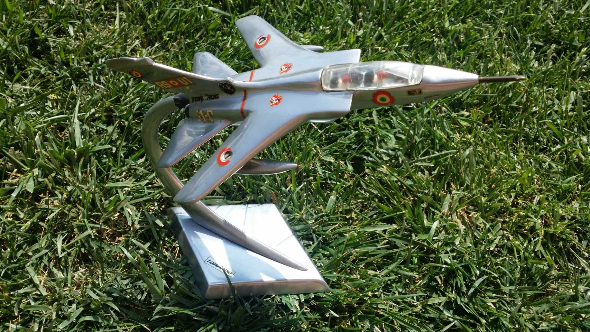 Macheta avion metal Tornado - decor