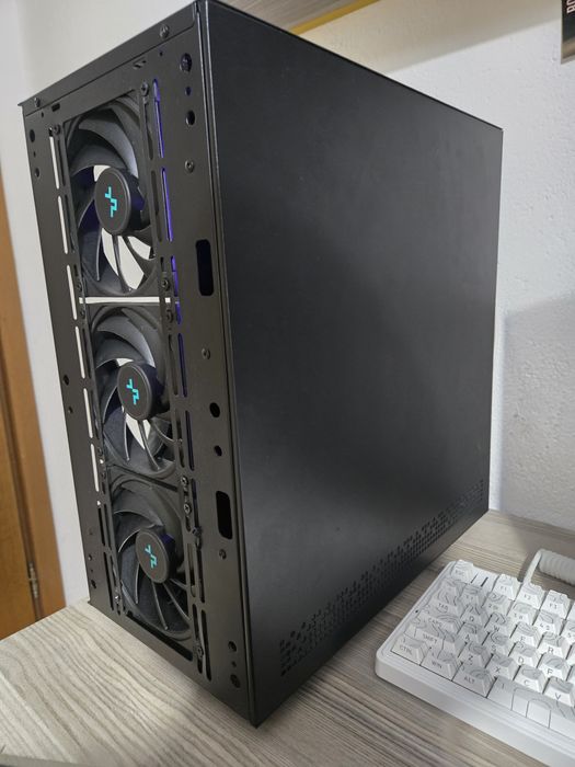 Кутия за компютър Deepcool mATX - CH370, Black с вентилатори
