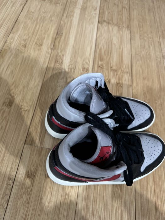 Vând jordan 1 high