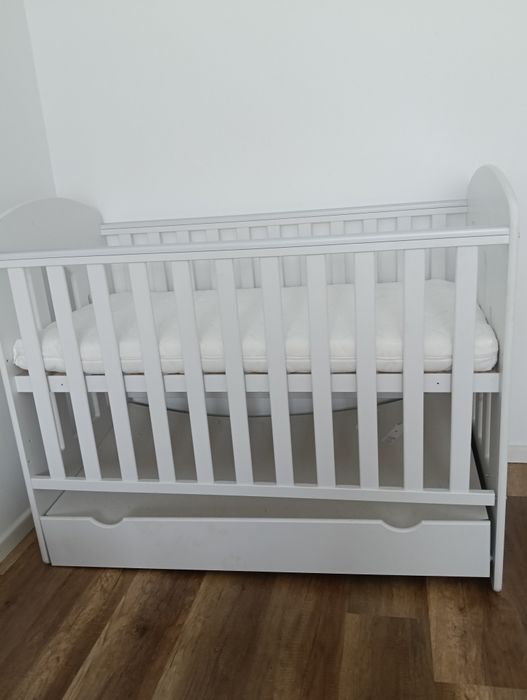 Pătuț bebe de lemn