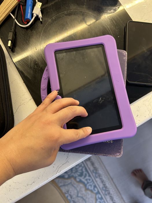 Продам планшет срочно в отличном состояние