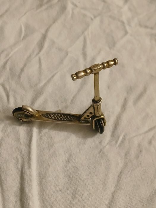 Trotineta miniatura argint