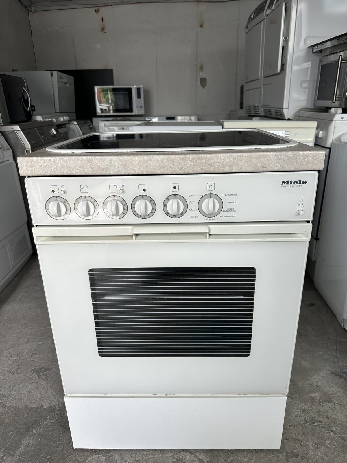 Печка +гаранция. MIELE Керамичен плот. Конвекция. Доставка за София