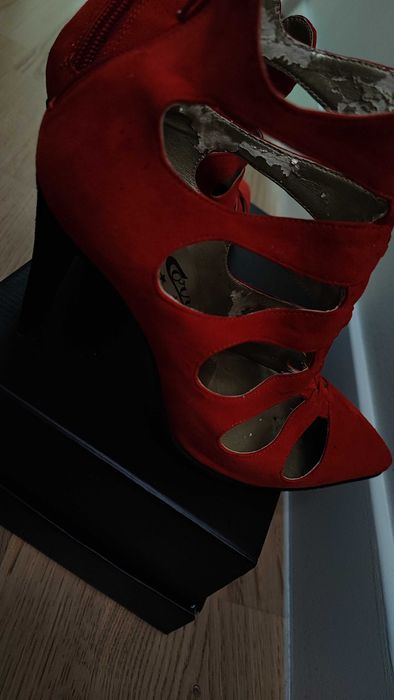 Sandale închise din piele naturală întoarsă