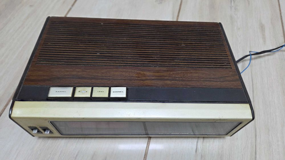 Radio romanesc Revell (Tempo) Tehnoton
