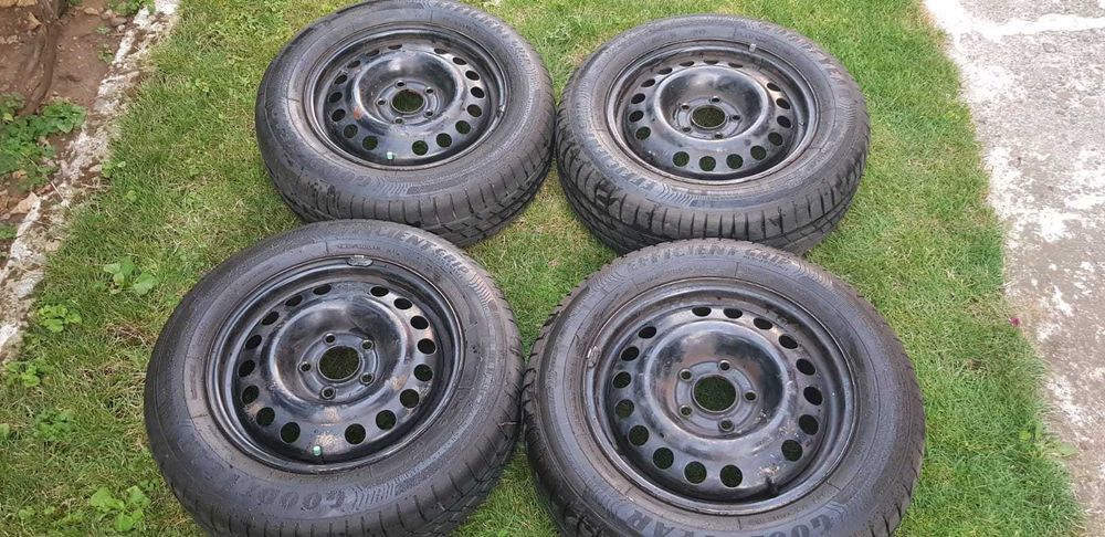 Vând 4 cauciucuri de vara + rezerva
