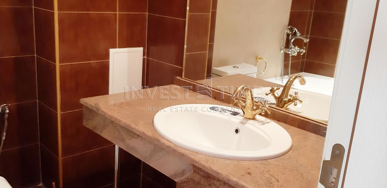 Продава се Хотел в к.к. Св.Св. Константин и Елена - 1500 кв.м за 2334 €/кв.м - Снимка #10