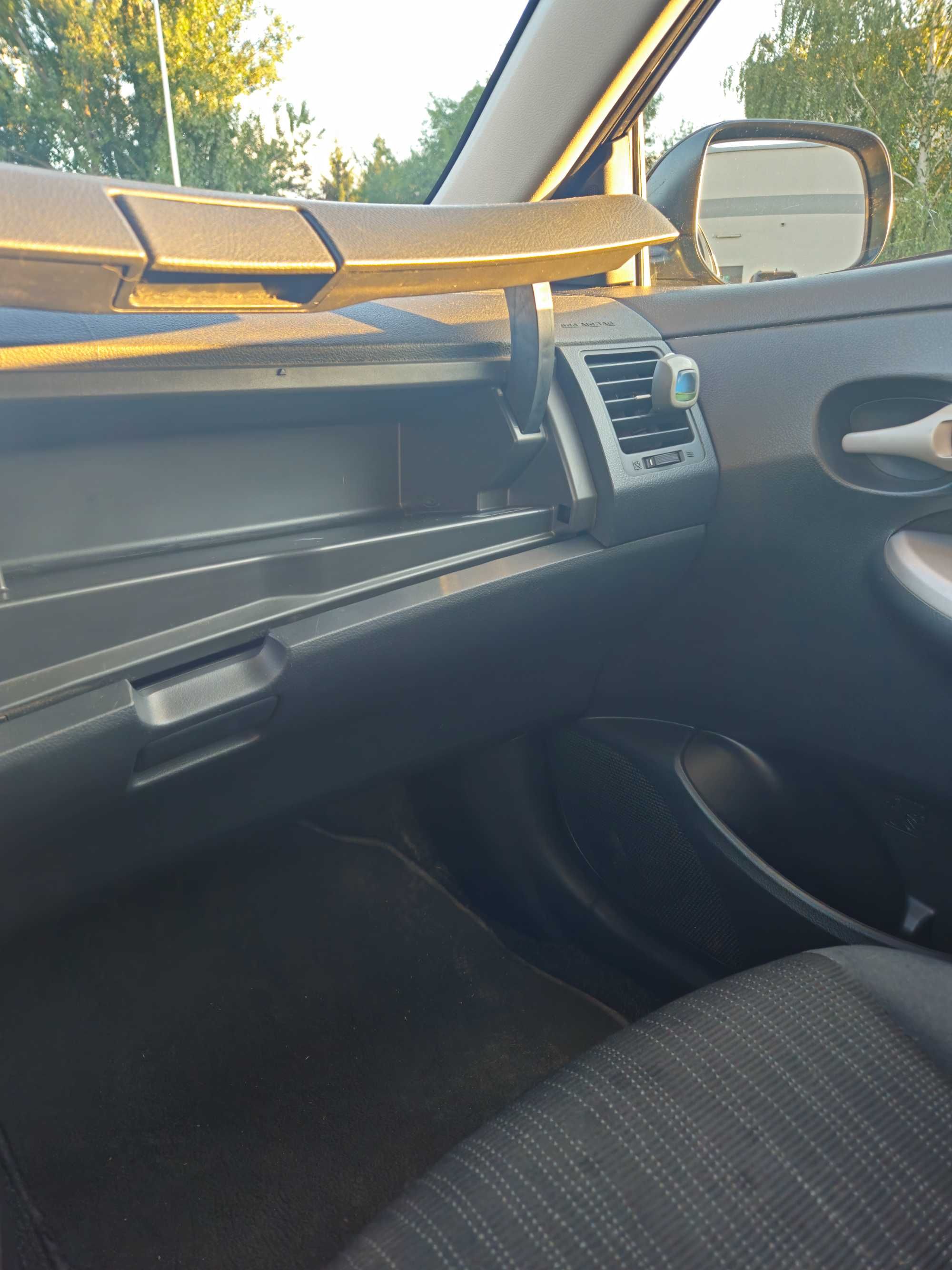Тойота Корола (Toyota Corolla)