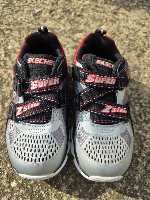 Светещи маратонки Skechers