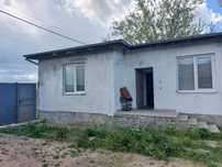 Едноетажна къща в село Труд