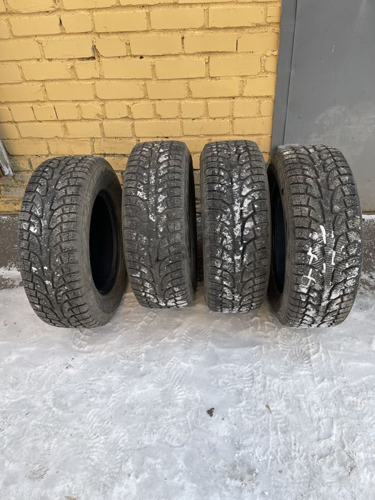 Продам Корейскую шипованную резину без грыж ипорезов.