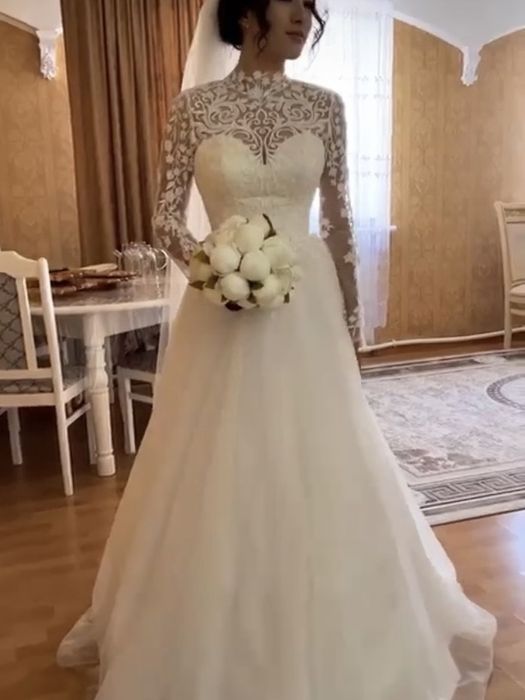 Шикарное Брендовое свадебное платье новое