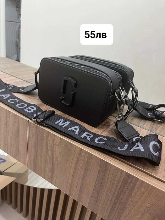 Versace,Louis Vuitton