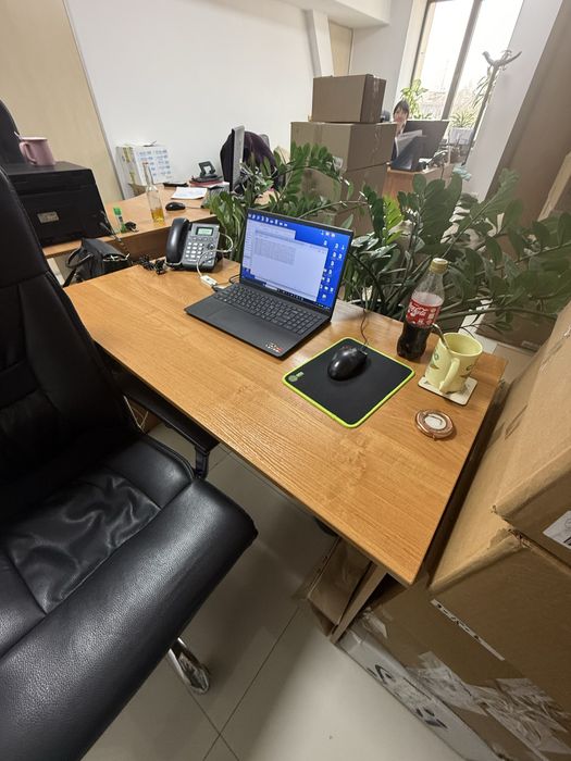 Стол офисный простой