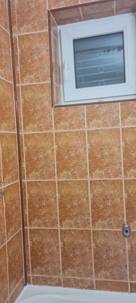 Proprietar, închiriez apartament cu 2 camere
