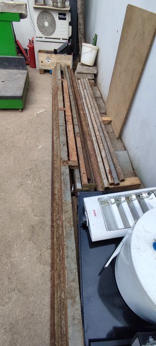 Țeavă metalică de gard patrat sau rotundă