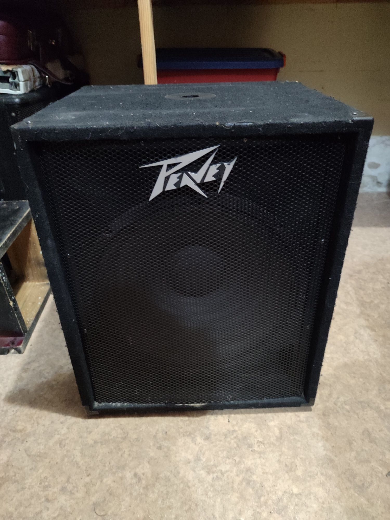 Пассивный сабвуфер Peavey на 600Вт