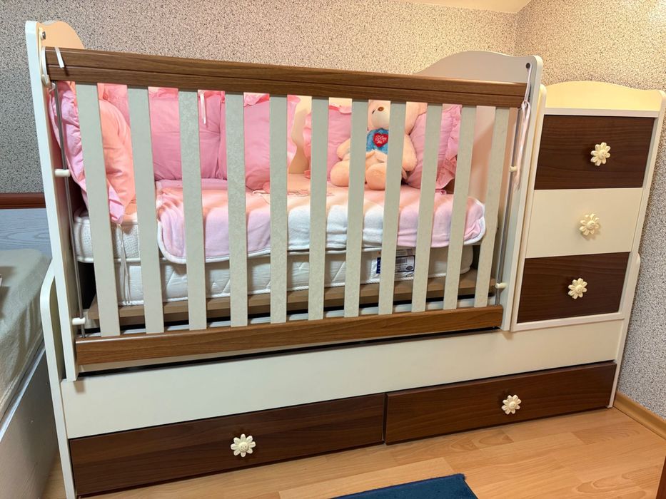 Бебешка кошара с чекмеджета