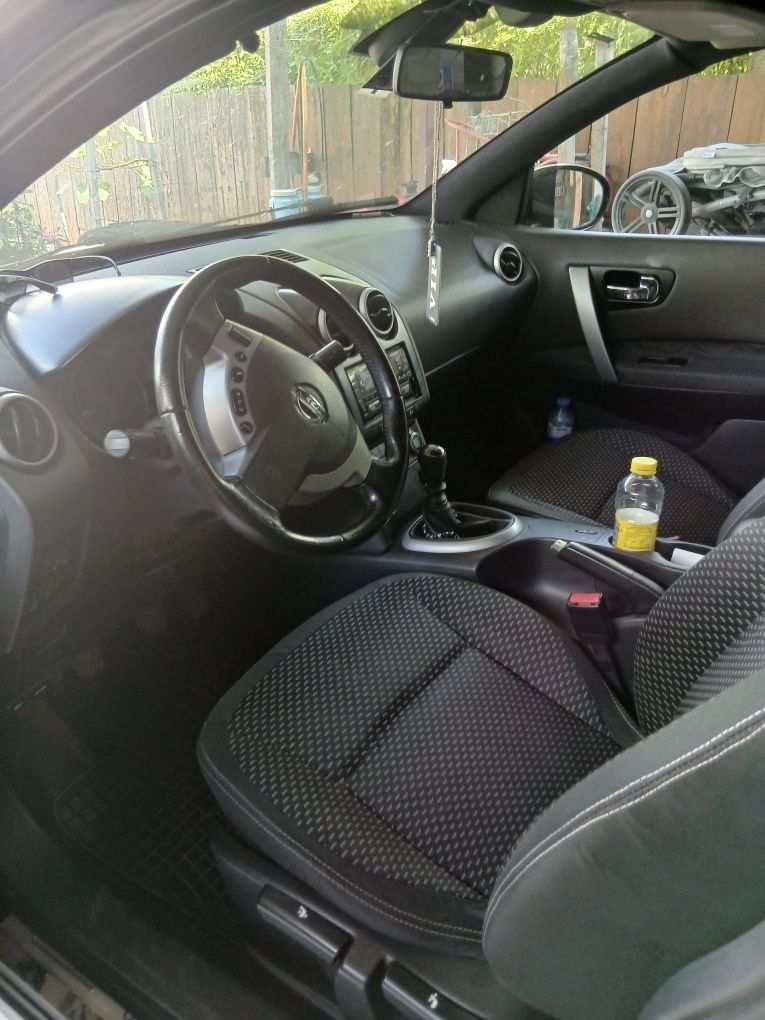 Кола Nissan Qashqai