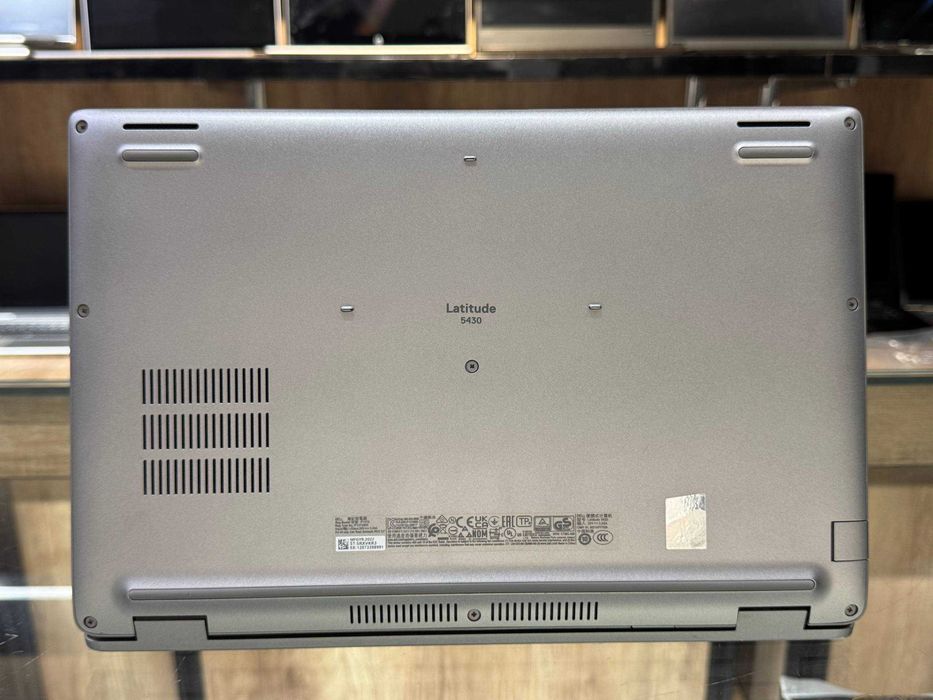 DELL Latitude 5430 Core i5-1245U vPRO ram 8 ssd 256