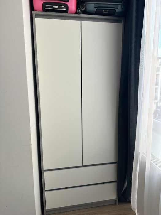 Dulap Jysk alb/gri dimensiunea 80x192