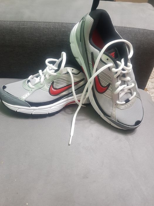 Adidasi Nike, marimea 38 , noi