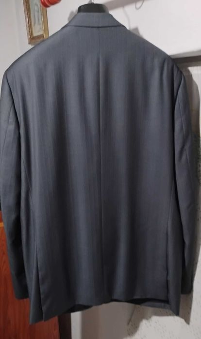 Vând costum bărbați