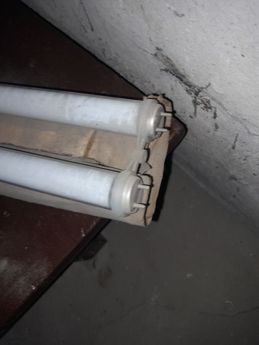 Лампочки ярко светит