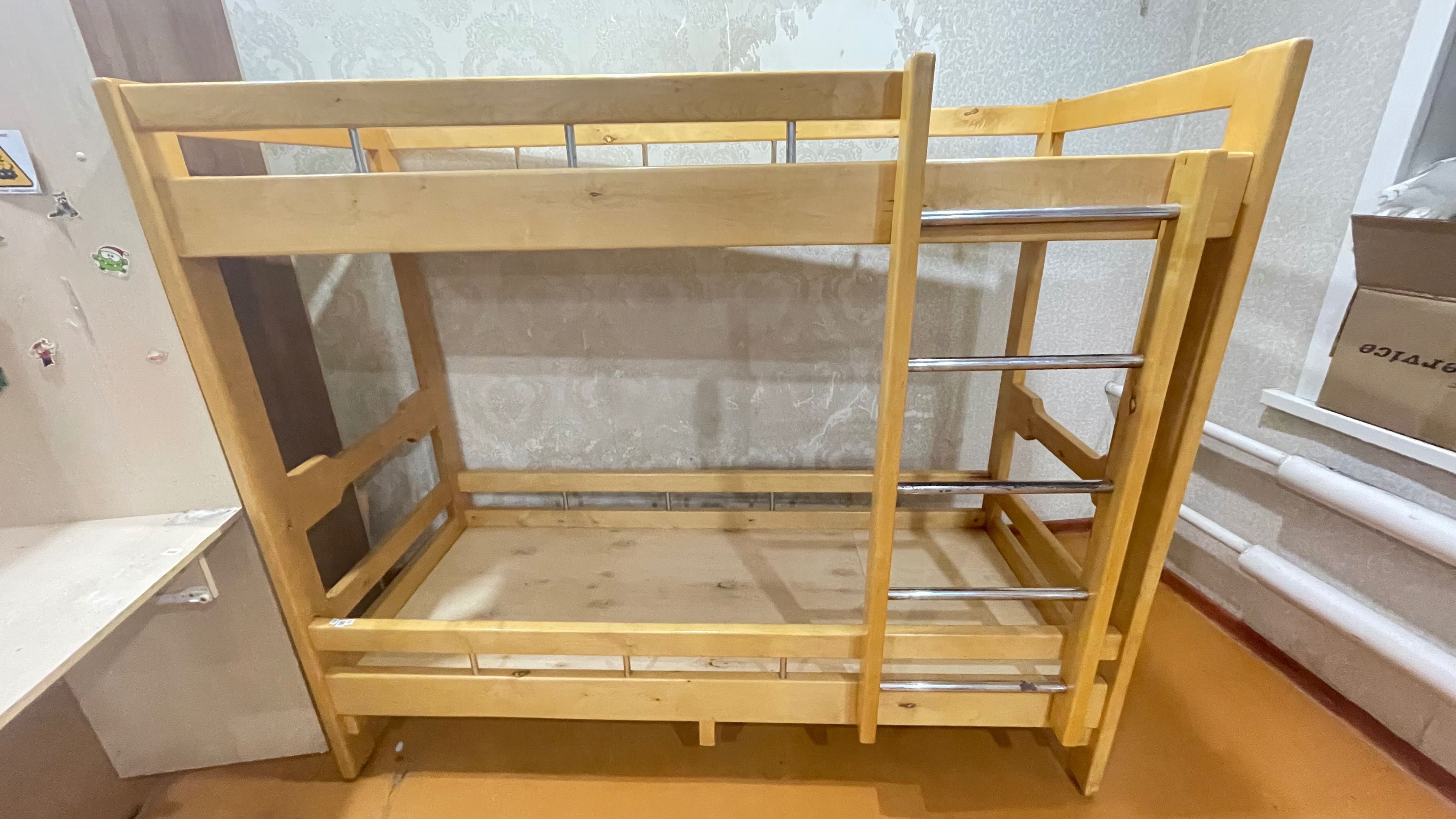 Продам диван с креслами, и двух ярусную кровать