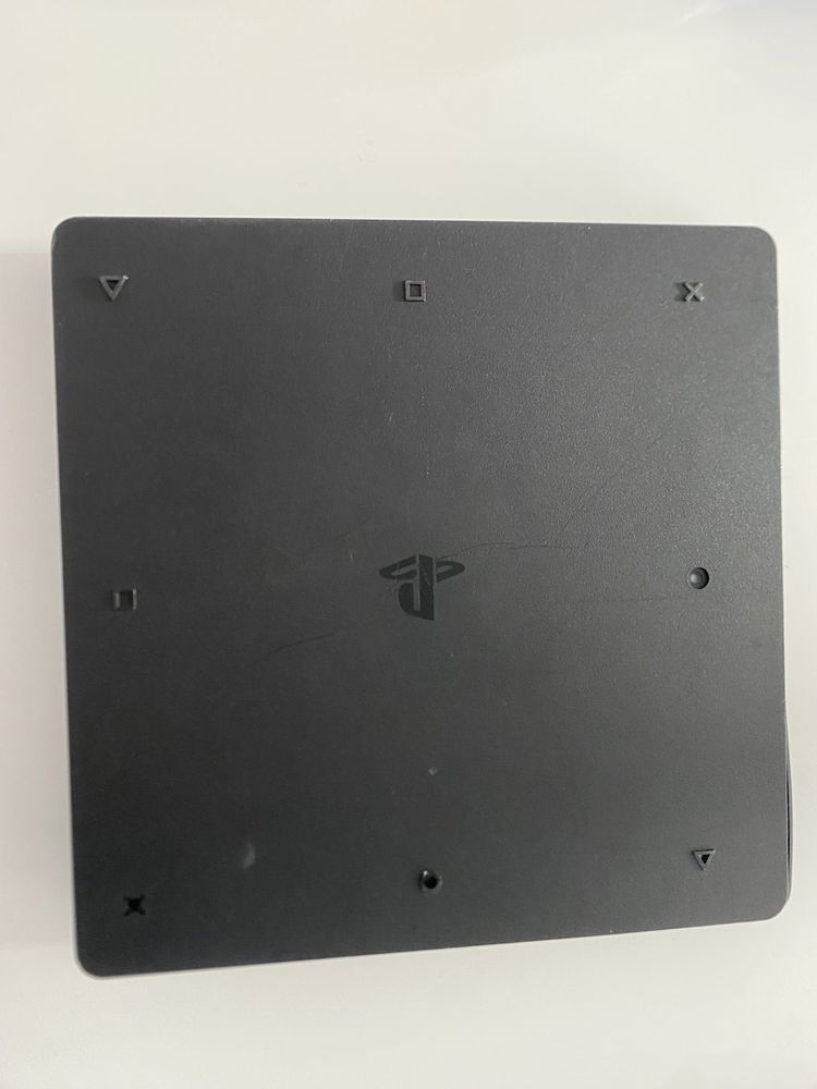 PS4 Slim 1TB + 9 jocuri.Stare bună.2 controllere + jocuri(separat)