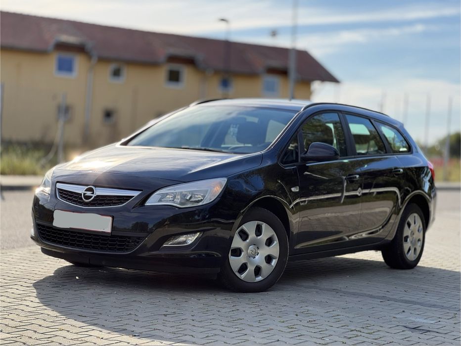 Opel Astra J Caravan - 1.4 benzina 2011 Euro5