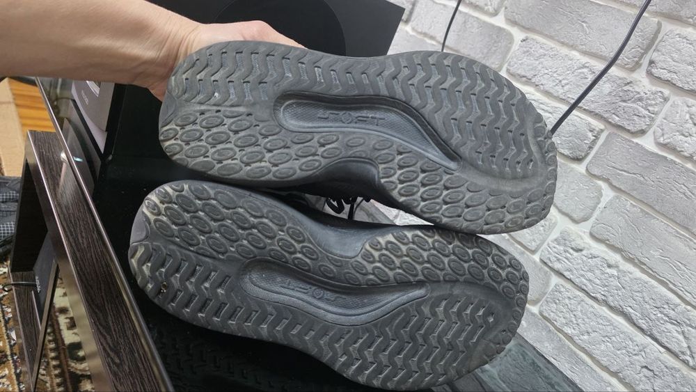 Оригинальные кроссы Li-ning