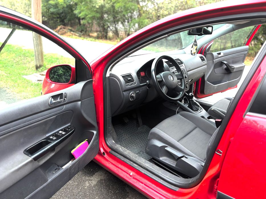 Vând VW Golf 5, benzină