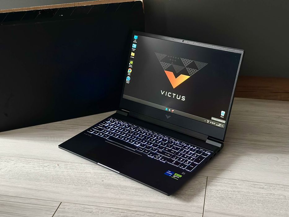 16.1 IPS  / i7 11800H /RTX 3050 /16GB ram /512ssd/ HP Victus