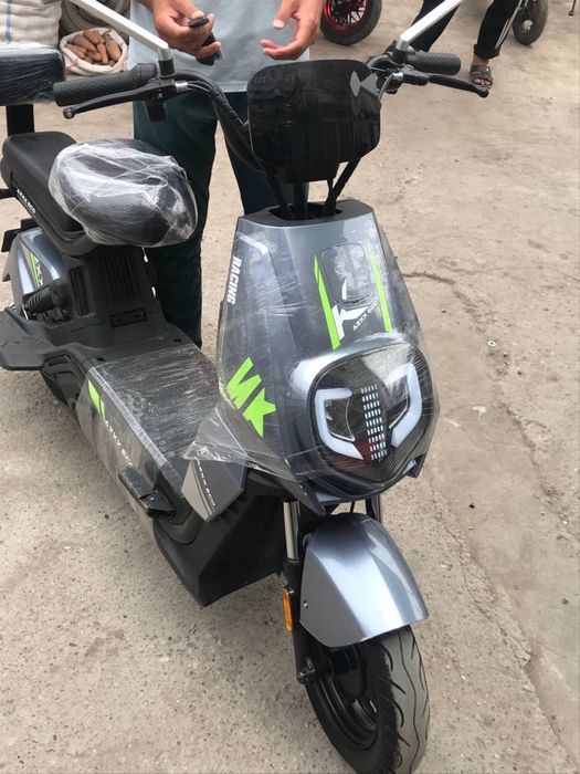 SKUTER SOTILADI max tezlik 50 narxini kelishamiz