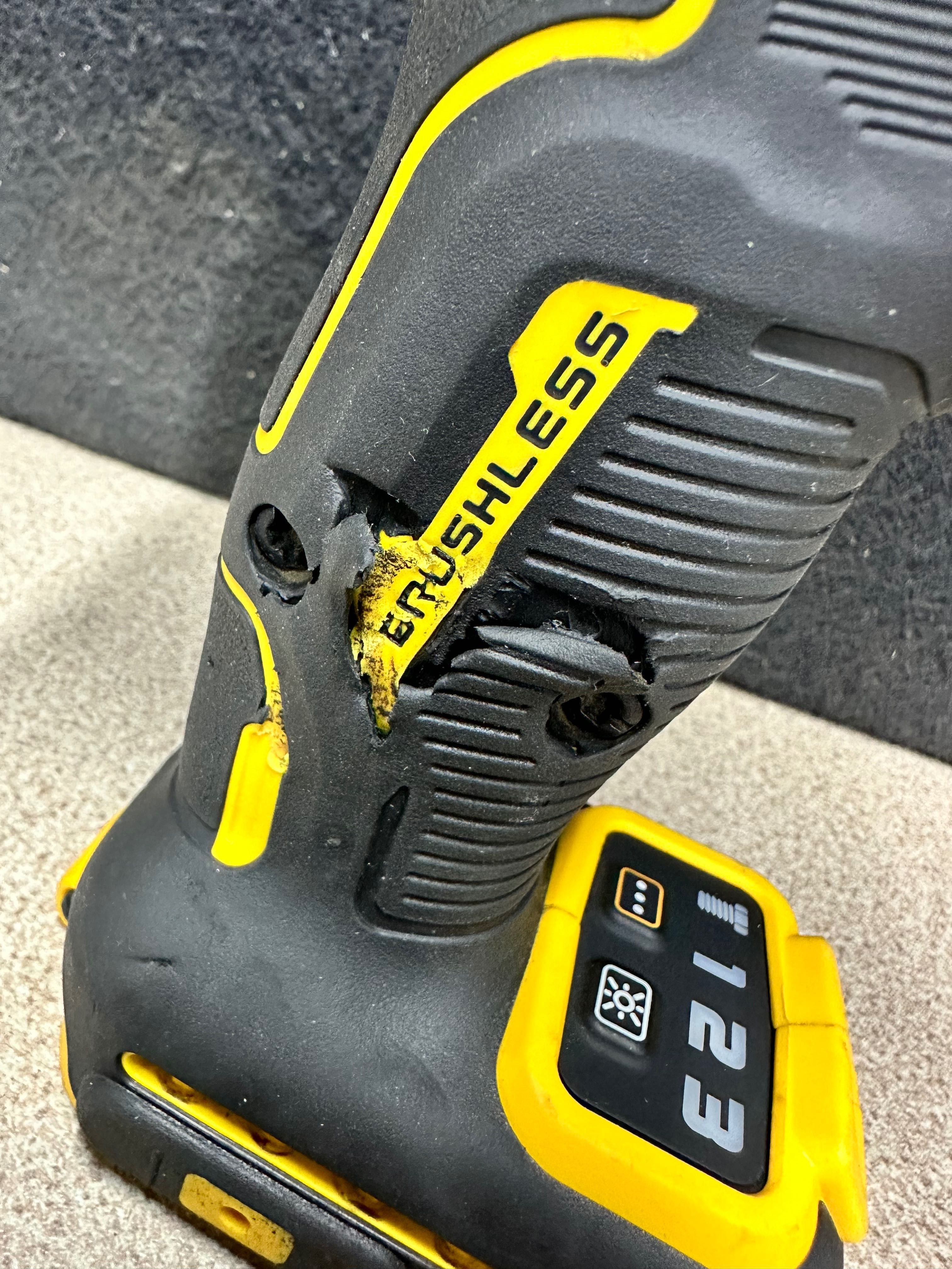 Dewalt гайковерт DCF891 18v 1/2 812Nm