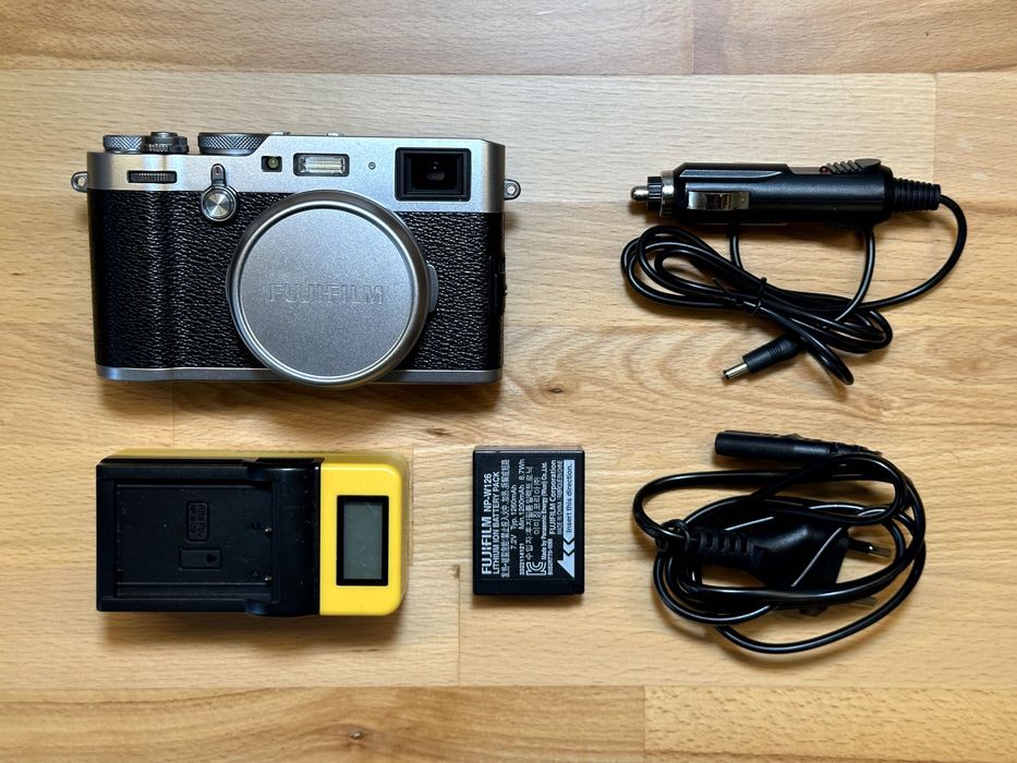 Aparat Foto Compact Fujifilm X100F, 24.3 MP, 23mm, F2.0